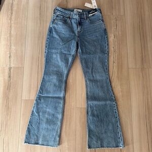 Abercrombie Midrise Bootcut Curve Love Jeans NWT
